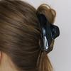 kinda essential hair clip - black