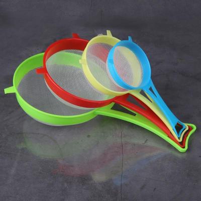 Set aus 4 Mehrzweck-Netzfiltern mit Griff - Perfekt für Tee, Saft, Mehl, Sojamilch usw.. - Küchenhelfer, Leicht zu filtern