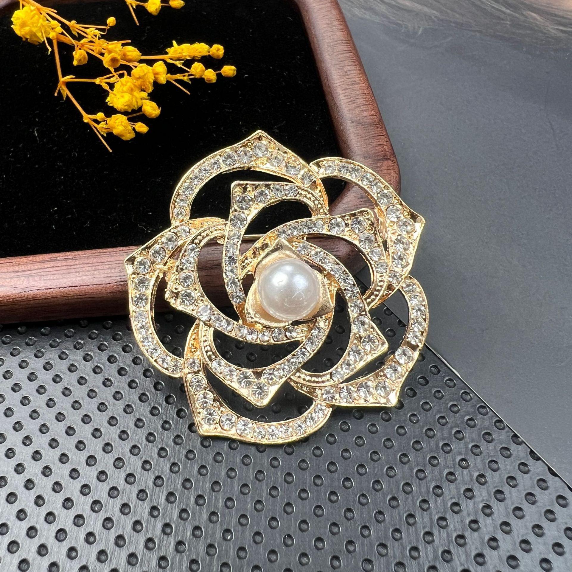 

Ретро брошка з кристалами діамантів з шпилькою проти оголення та сплавною пряжкою для аксесуарів для одягу