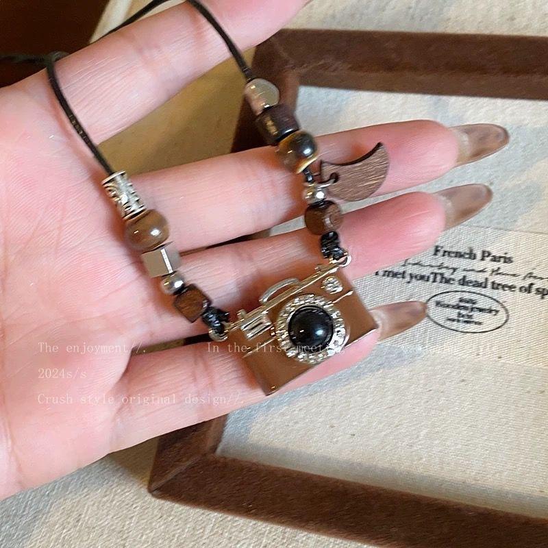 Vintage Brown Camera Pendant Necklace 2025  Kpop Hip-Hop Simple Personality Women Men Punk Y2K Charms Jewelry Accessories