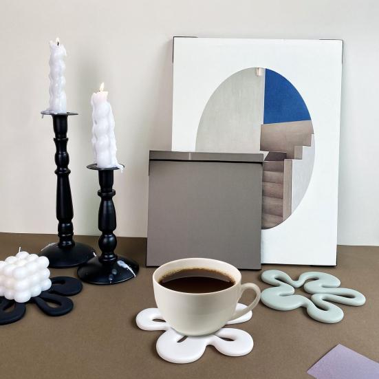 Flower Shaped Silicone Coasters Heat Resistant Placemats for Hot Pots Pans Non-Slip Table Protectors for Modern Kitchen