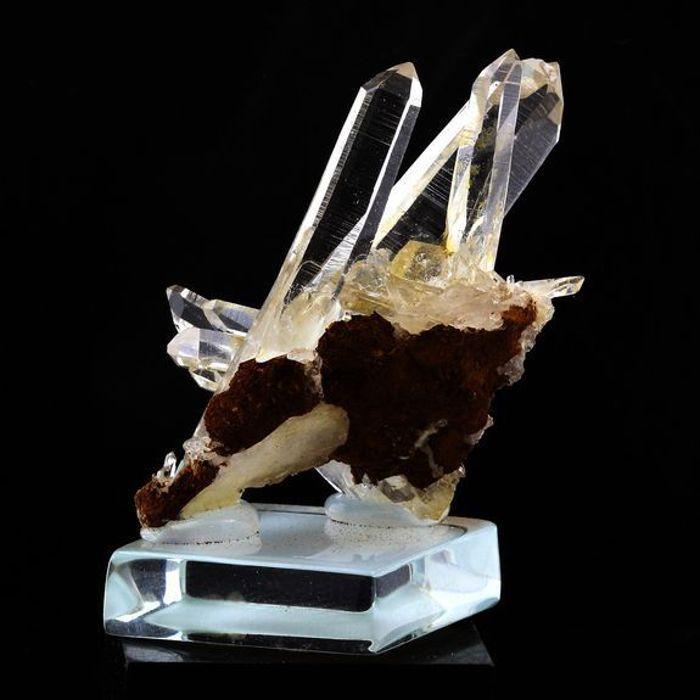 Pierres et Minéraux. Quartz. 124.0 ct. Vizille, Isère, France..