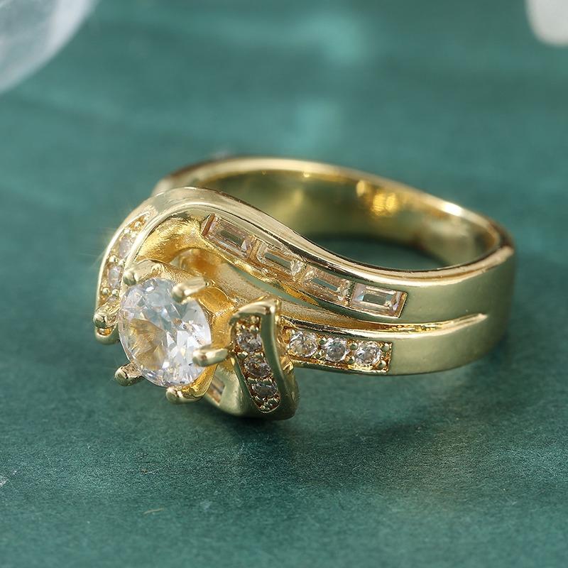 Exquisite Inlaid White CZ Women's Ring Sparkling Gold Color Hand Carving Daily Wear Party Jewelry Anniversary Gift