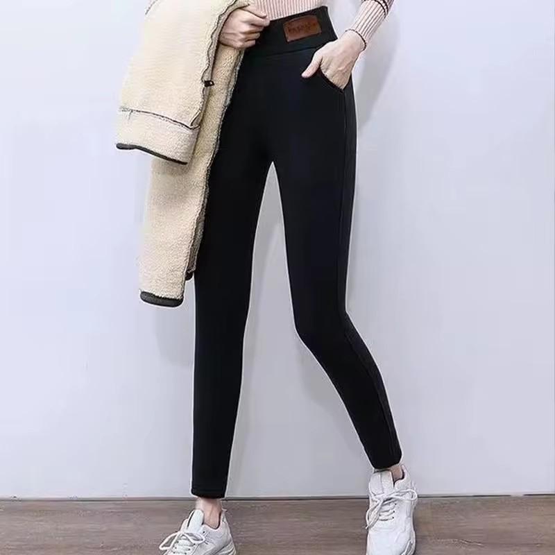 Thickened Fleece-lined Solid Color Lamb Wool Leggings for Women, High Waist, Tight-fitting, Warm Pants, Yoga Pants for Autumn and Winter.