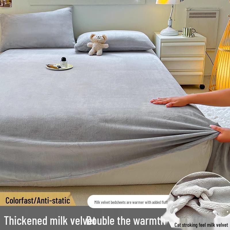 Winter Velvet Flannel Fleece Bed Sheet - Thick Coral Fleece, Solid Color, for Student Dormitory Mattress.