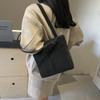 2025 new cotton bag fashion solid color simple casual commuting shoulder bag light niche car stitching handbag