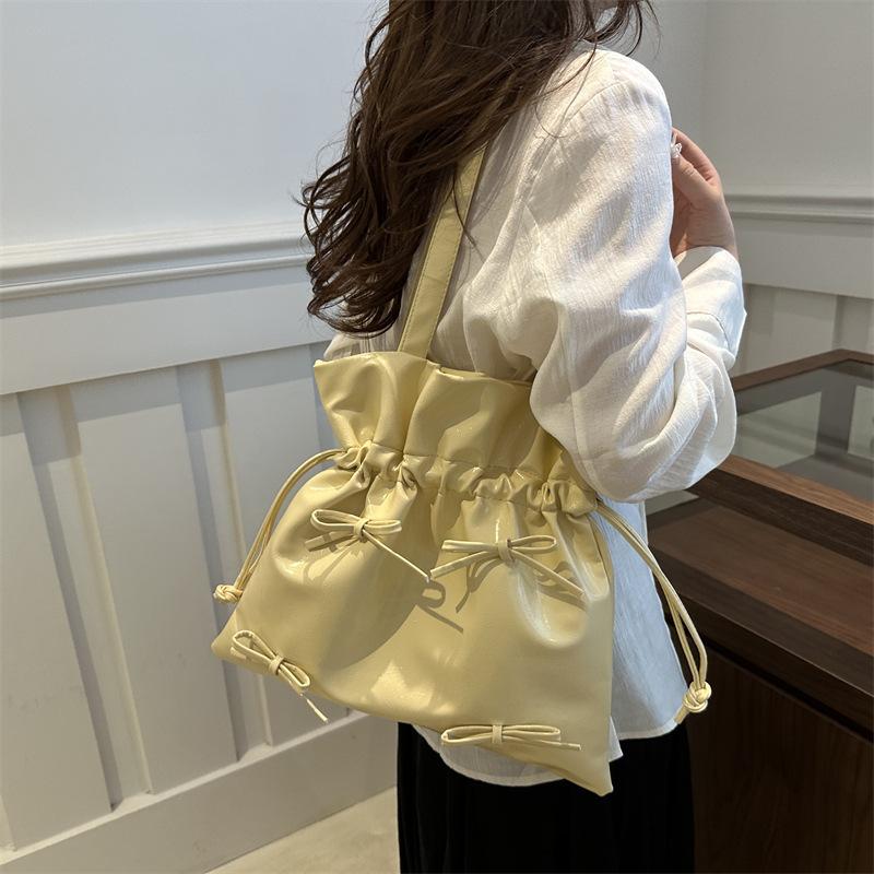 Trendy Casual Underarm Bucket Bag for Women Ins Summer Korean Version Ins Simple Shoulder Bag Niche Casual Pleated Bag
