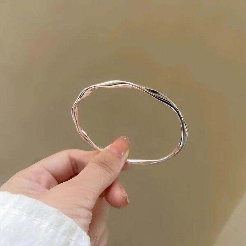 Stainless Steel Mobius Loop Bracelet Women Gold Plated Hypoallergenic Minimalist Geometry Jewelry