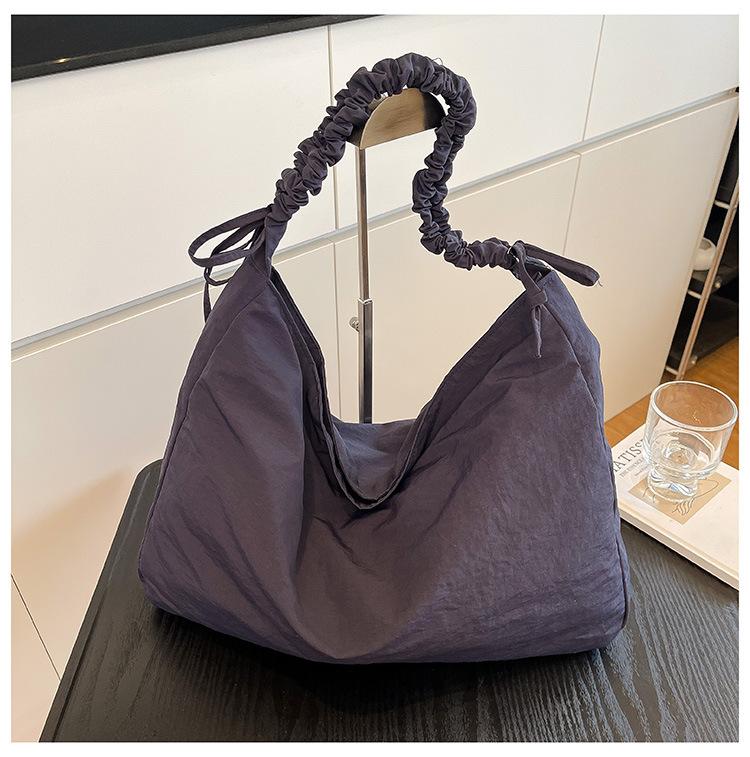 2025 New Pleated Drawstring Shoulder Strap Bag Lazy Wind Large Capacity Shoulder Messenger Bag Solid Color Versatile Tote Bag