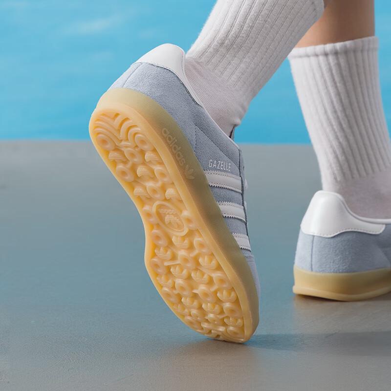 Adidas Women's JQ7009 Low-Top Skateboard Shoes