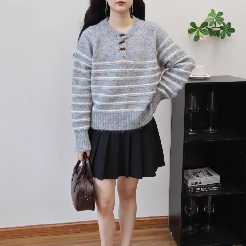 Corner buckle contrasting striped knitted sweater top autumn and winter new loose design sweater pullover woman