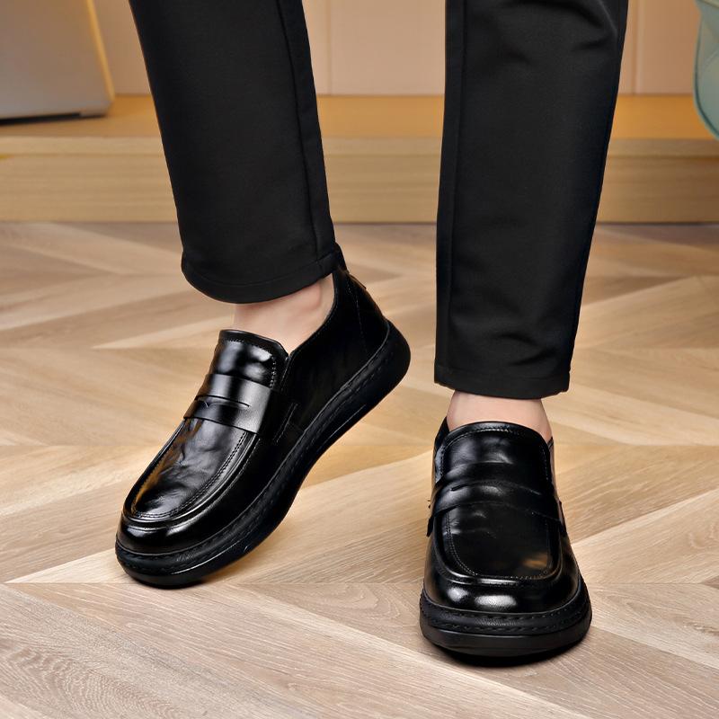 Fashion 2025 Men's New Designer Leisure Soft Cow Leather Shoes Spring Autumn Fashion Black Loafers Male Solid Color Dress Shoes Man