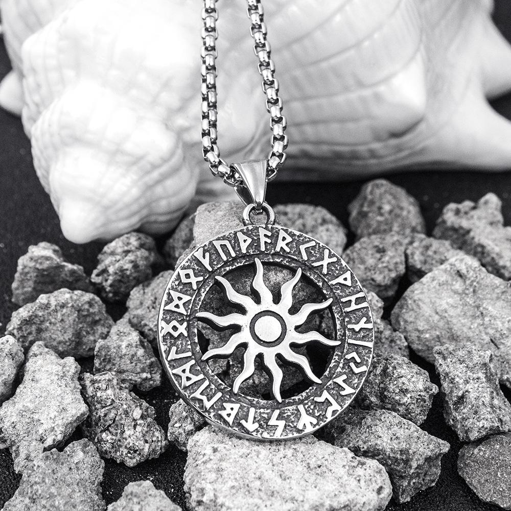 Retro Viking Round Sunflower Pendant Necklace for Men - Titanium Steel