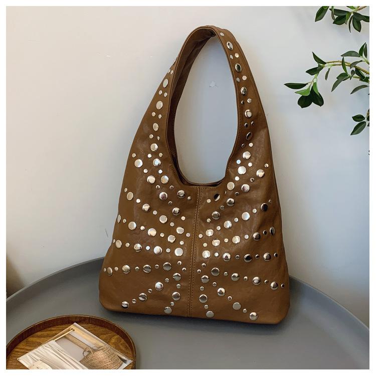 Modische Damen-Schultertasche Designer Luxus Nieten-Tragetasche Büro Große Kapazität Tragetasche Mädchen Punk-Stil Haupttaschen Für Frauen
