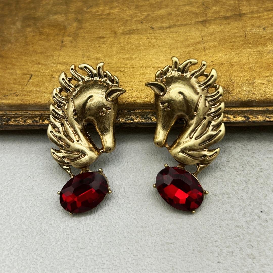 Винтажные Ретро Модные Серьги с Головой Лошади С Логотипом Персонализированные Универсальные От красный