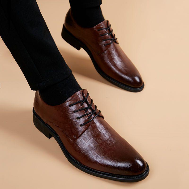 Men's Genuine Leather Business Formal Height-Increasing Shoes - Soft Sole, Plus Velvet, British Style for Autumn and Winter.