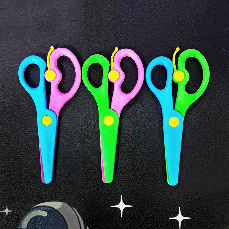 Children's students cut labor-saving elastic safety small scissors DIY handmade art stationery kindergarten plastic handmade scissors