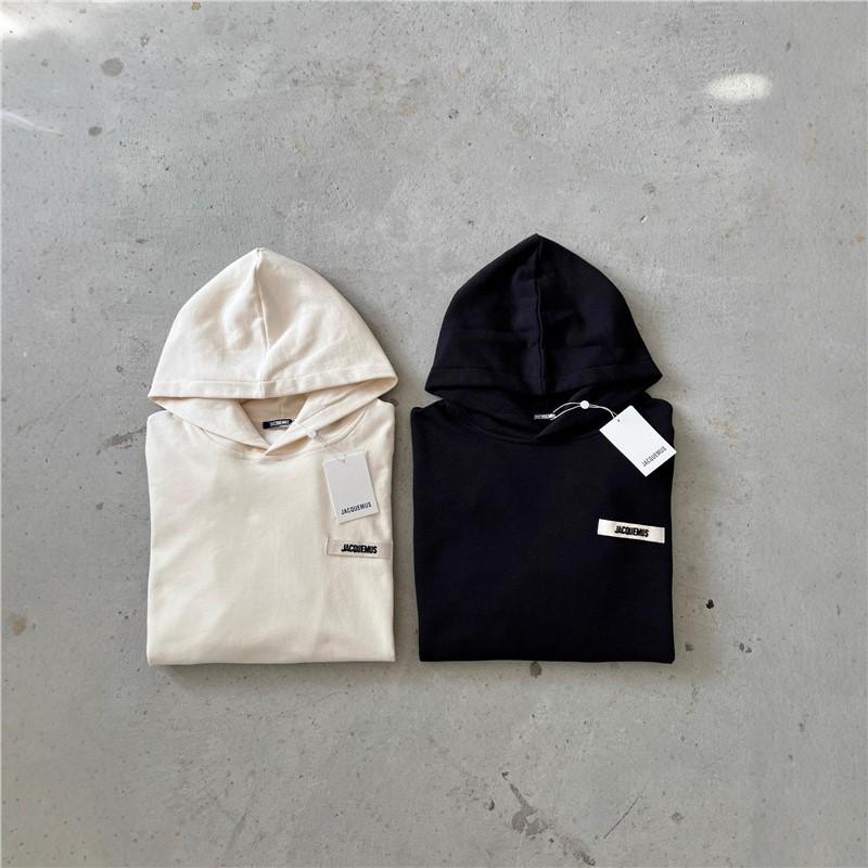 Jacquemus Hoodie mit Bruststickerei: Stilvolles gewebtes Bandlogo, vielseitig für Männer & Frauen