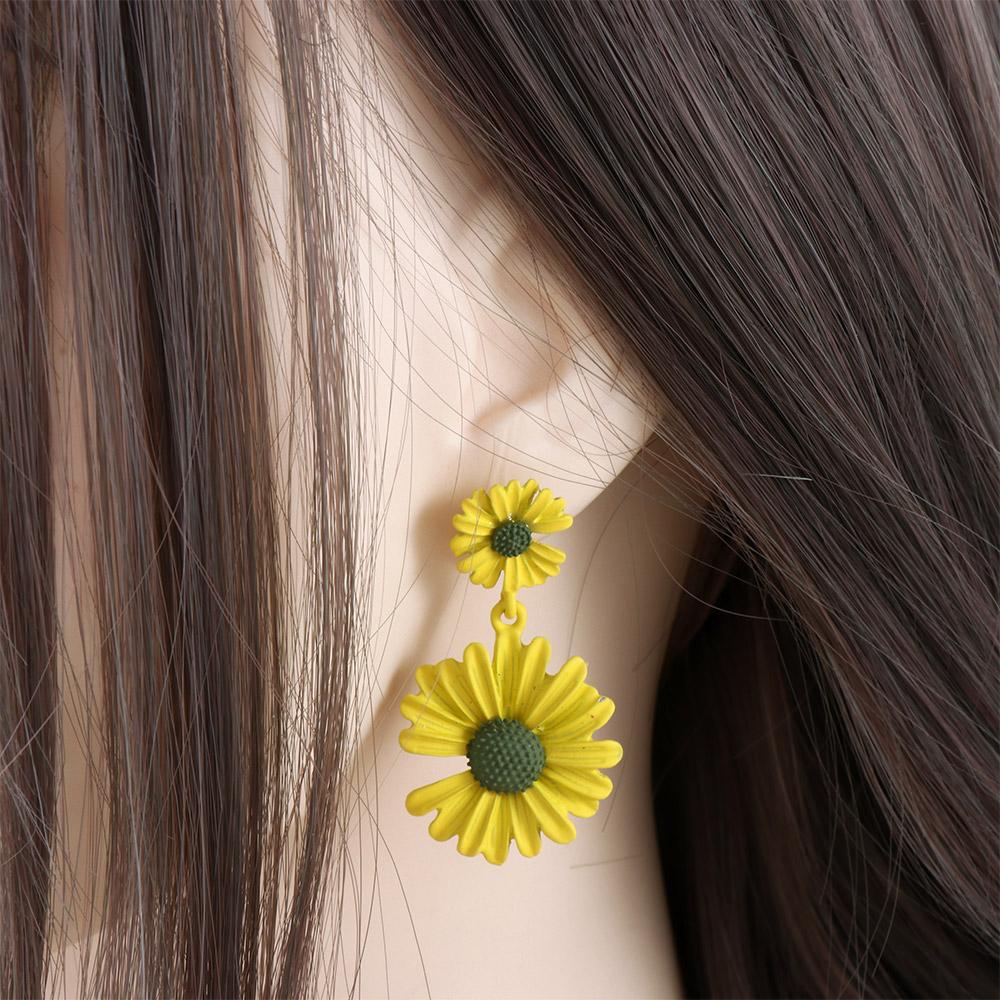Women Cute Flower Personality Drop Earrings Dangle Earrings Fashion Jewelry Daisy Earrings