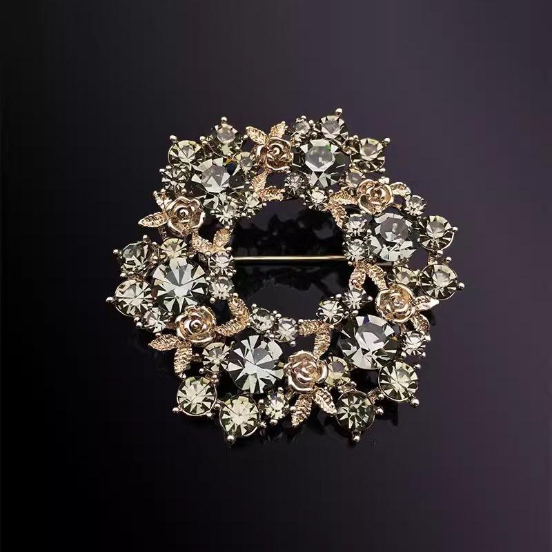 

Винтажная брошь Высококачественная женственная хрустальная гирлянда булавка Нишевый дизайн корсаж одежда аксессуары