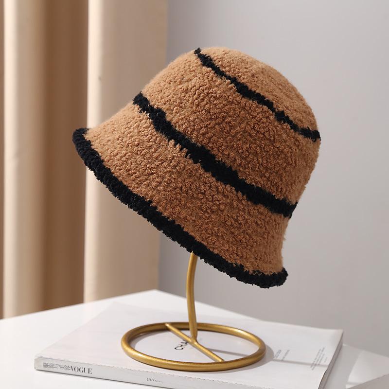 

Lamb wool contrasting color striped knitted bucket hat women s autumn and winter fashion show face small warm fisherman hat M（56-58cm） темно-коричневого