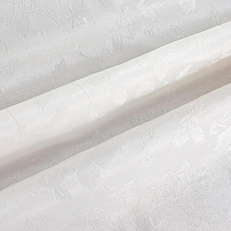 European Lace Hollow Table Runner with Tassels Luxury Dust-Proof Tv Cabinet Cover Cloth Retro Long Tablecloth for Wedding Party