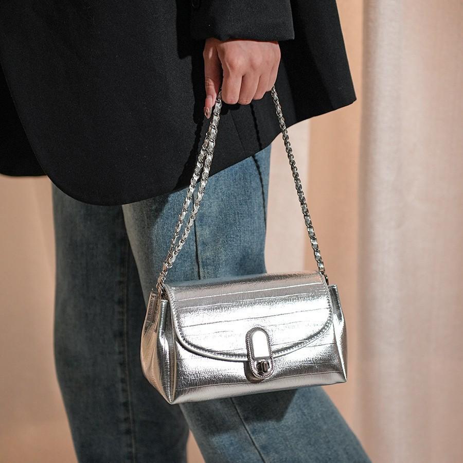 2025 new trendy simple high-end baguette bag women's portable commuter messenger shoulder bag must