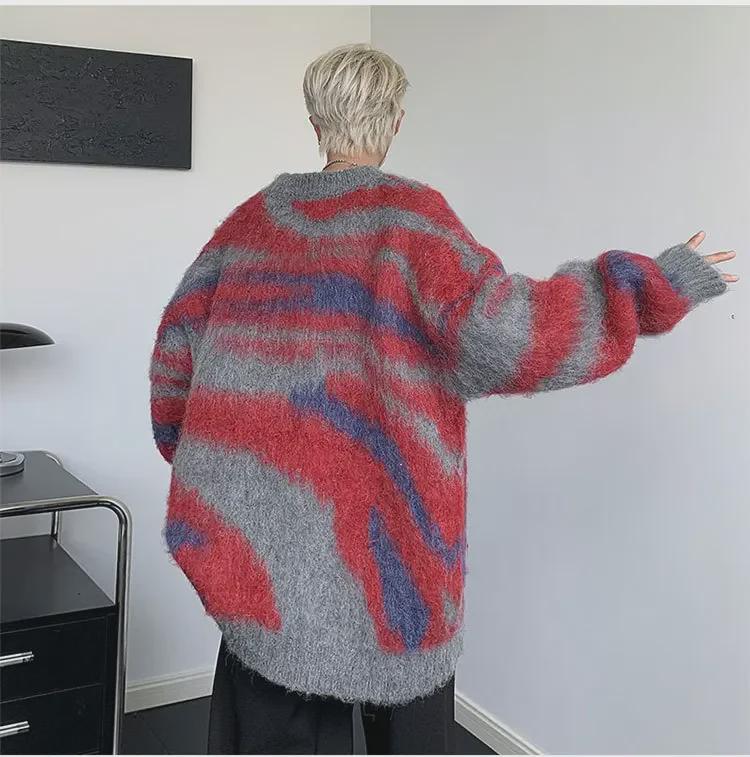 Men's Striped Mink Velvet Sweater: Trendy Japanese Style, Youthful Round Neck Pullover for Autumn and Winter.