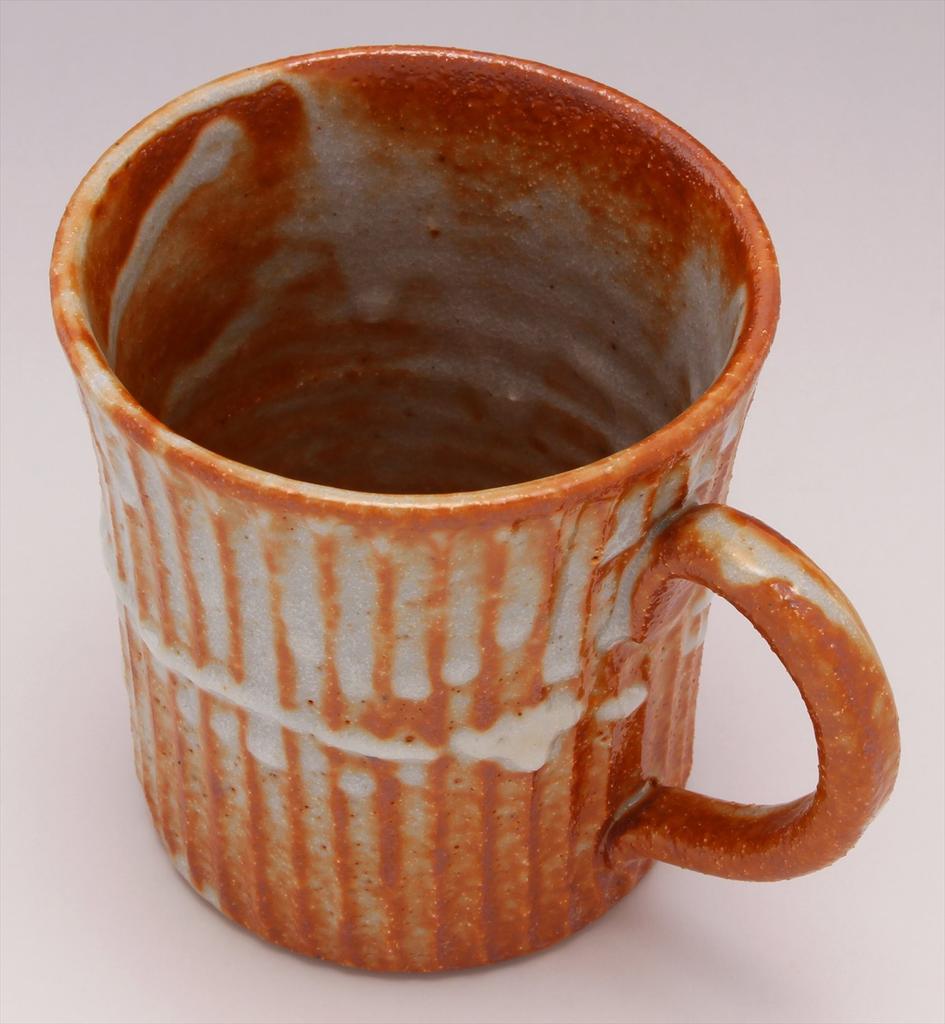 Mino Ware Mug by Ryoji Hayashi, 240ml Capacity, 8cm Diameter x 8.5cm Height, Red, Shino Carving, Gift Boxed, Made in Japan, Product Number 138-0038