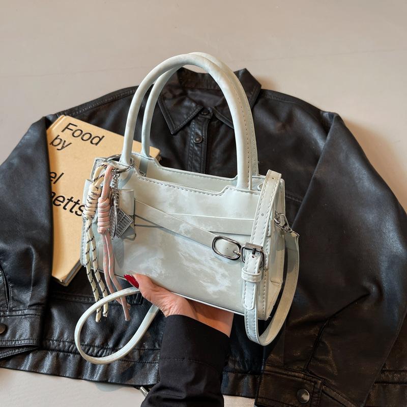 Premium Foreign Style Bag Women's 2025 New Simple Niche Design Shoulder Messenger Bag Fashionable Portable Tote Bag