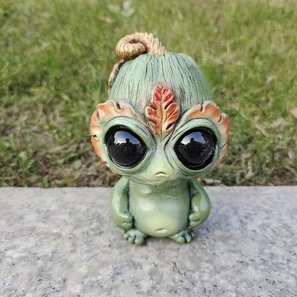 Lustige Alien-Puppe Harz-Ornament - Fantasiekreatur Elfen-Skulptur für Heimdekoration