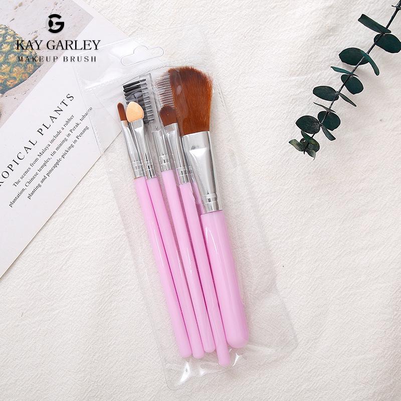 

Набор из 5 кистей для макияжа с пластиковыми ручками и нейлоновой щетиной