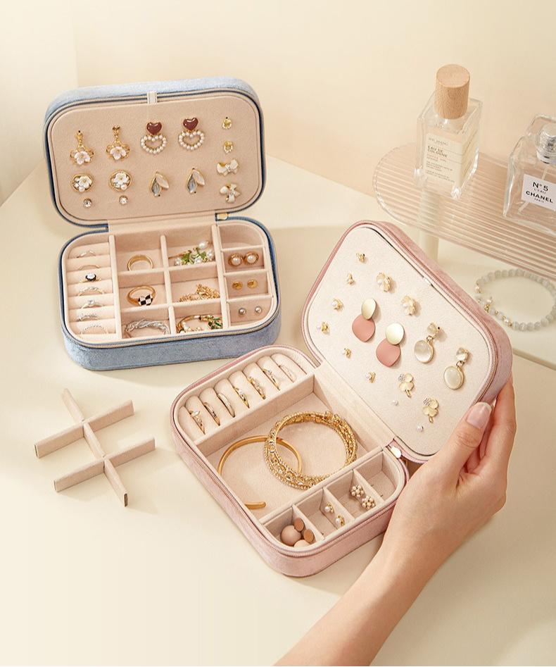 Simple jewelry storage box Portable flannel jewelry jewelry box Earrings Necklace