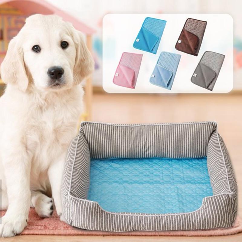 Die ultimative kühlende Haustiermatte Atmungsaktiv Waschbar Sommer-Pad Hund Katze Selbstkühlende Decke für Hundehütte Transportbox und Bett Schlafkissen Eis Seide