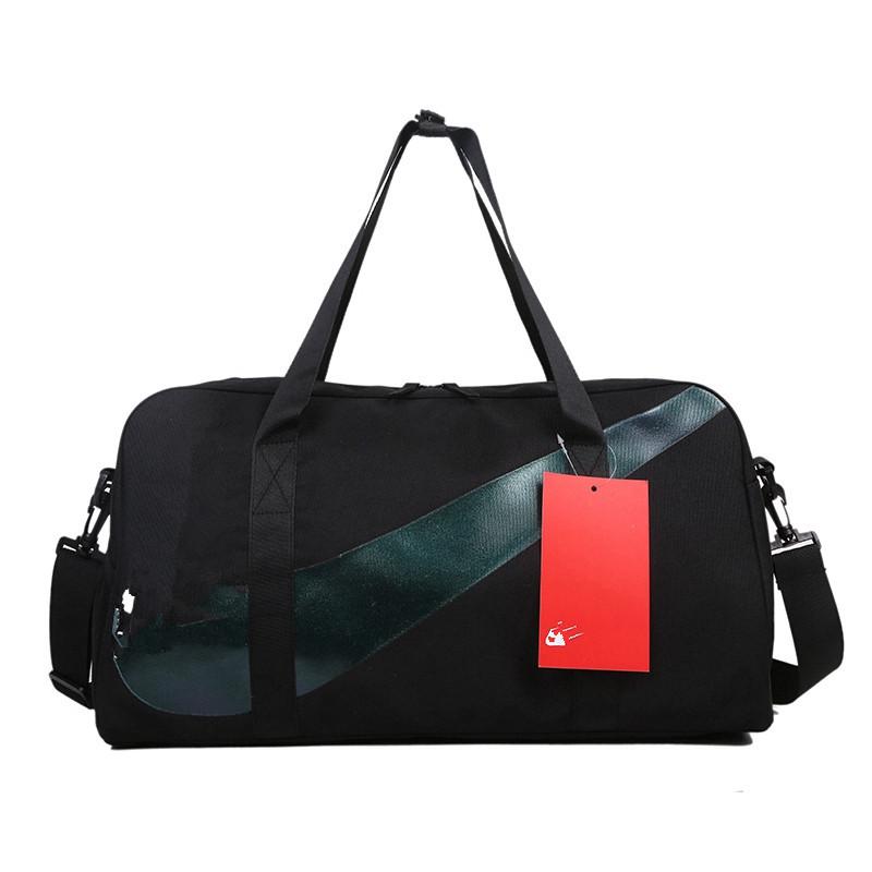 

Унисекс, вместительная дорожная сумка с отделением для влажной и сухой одежды — идеально подходит для коротких поездок, занятий фитнесом, тренировок и в качестве переносной сумки-мессенджера