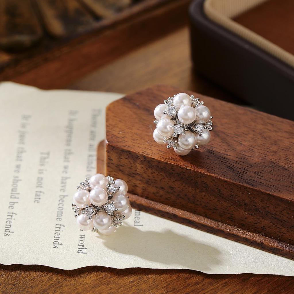 S925 Sterling Silver Pearl Hydrangea Stud Earrings - Elegant & Versatile Women's Accessory
