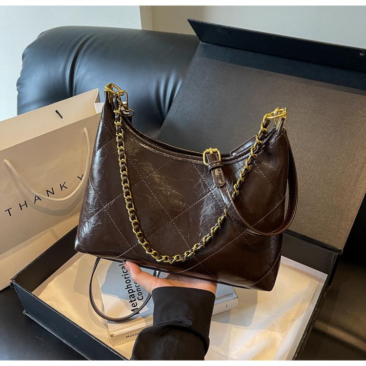 

Сумка-ланцюжок ромбовидної форми жіноча великої місткості 2024 нова осінньо-зимова нішева сумка-месенджер на одне плече сумка-пельмень для поїздок на роботу темно-коричневого кольору