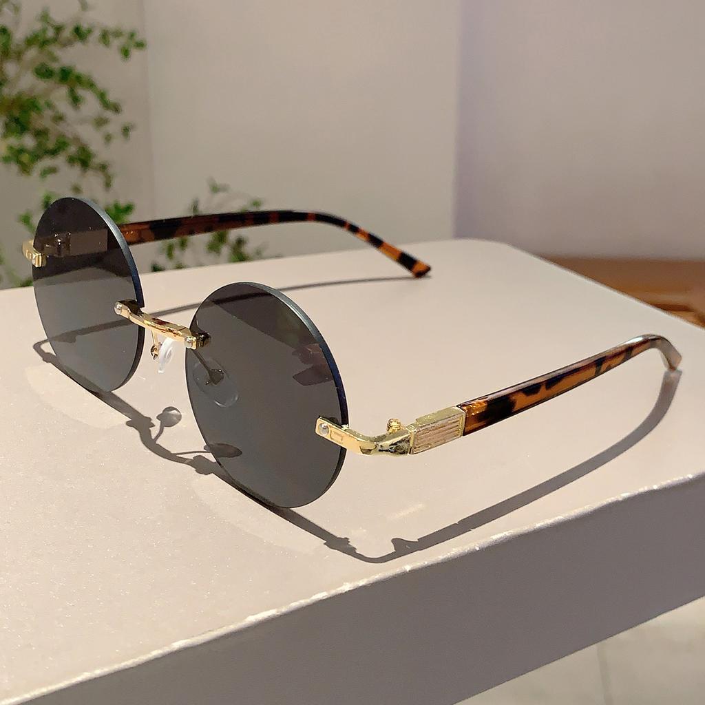 Stylish Leopard Design Black Shades Women Retro Metal Round Decor Sunglasses Fashion Brand Beach Sun Glasses for Ladies