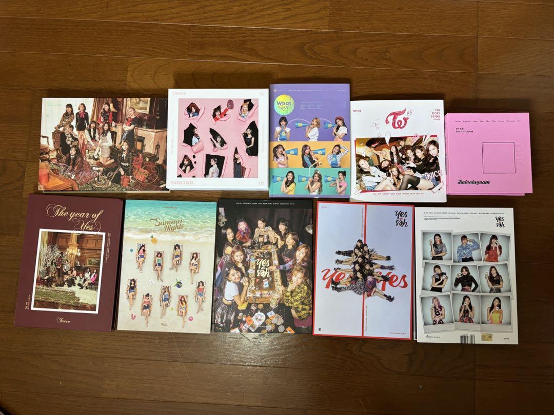 

[USED] TWICE CD album 24-disc set + photo book