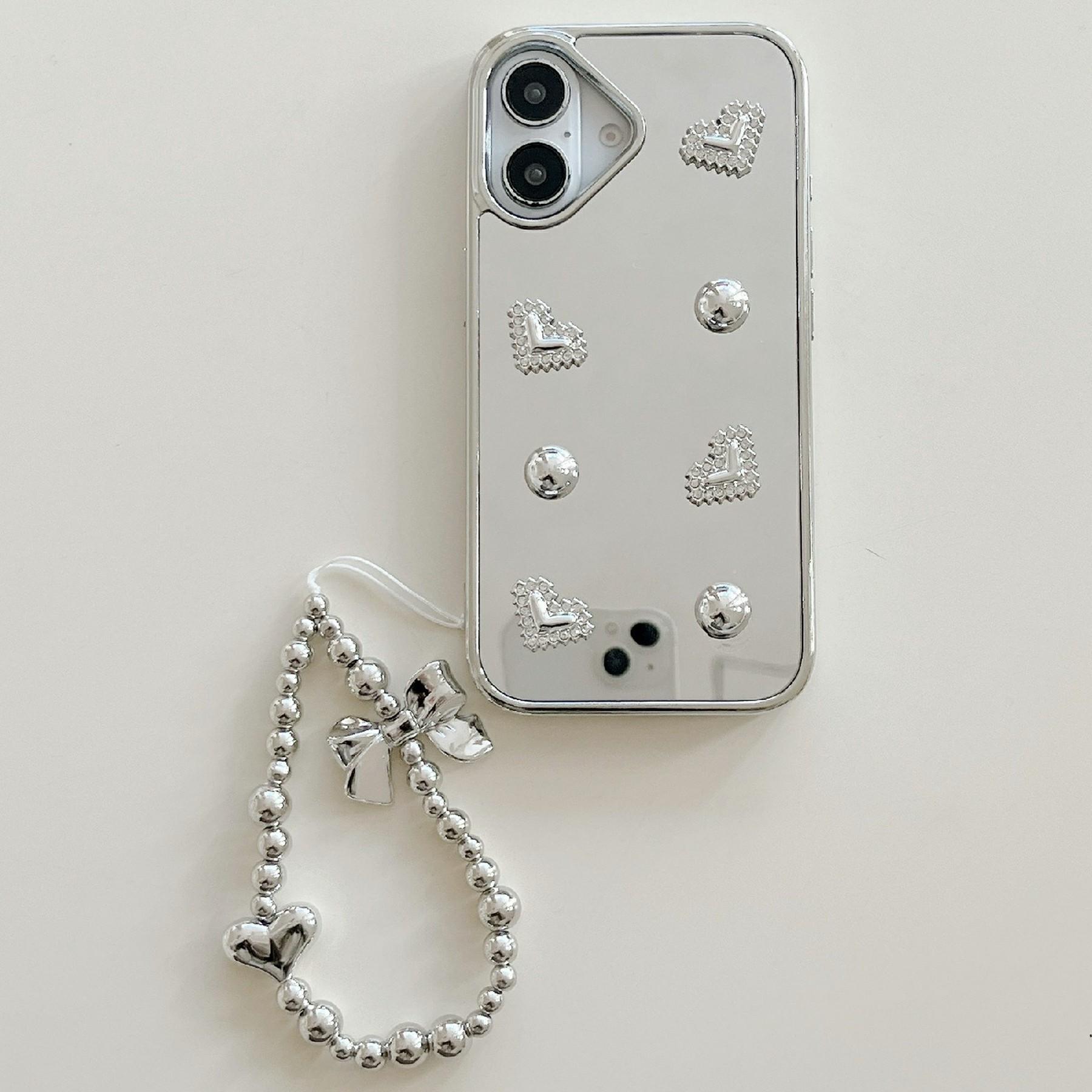 

Чехол для iPhone 16 Зеркальная отделка Гальванизированный дизайн сердца ТПУ Акриловая накладка для телефона с ремешком из серебристых бусин A