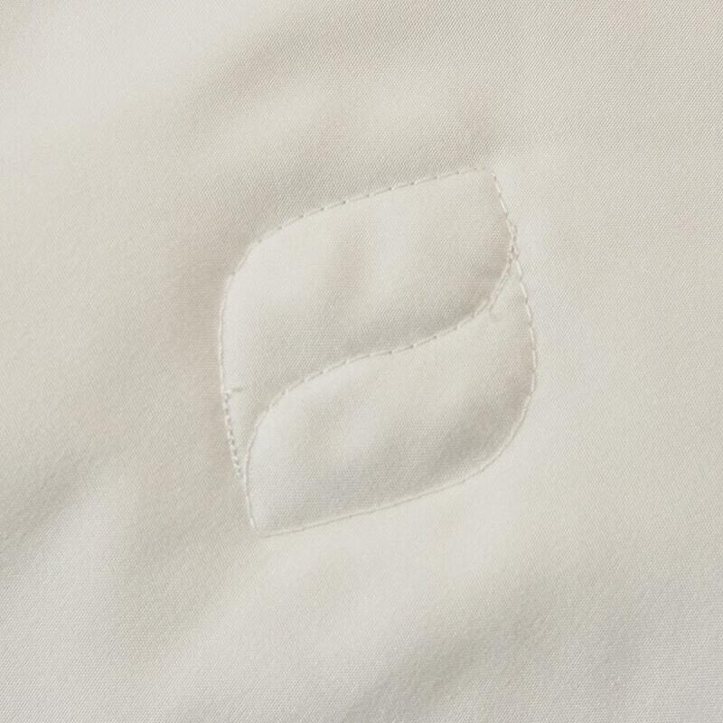 Mercury Home Textiles 60-Count Cotton Mulberry Silk Quilt