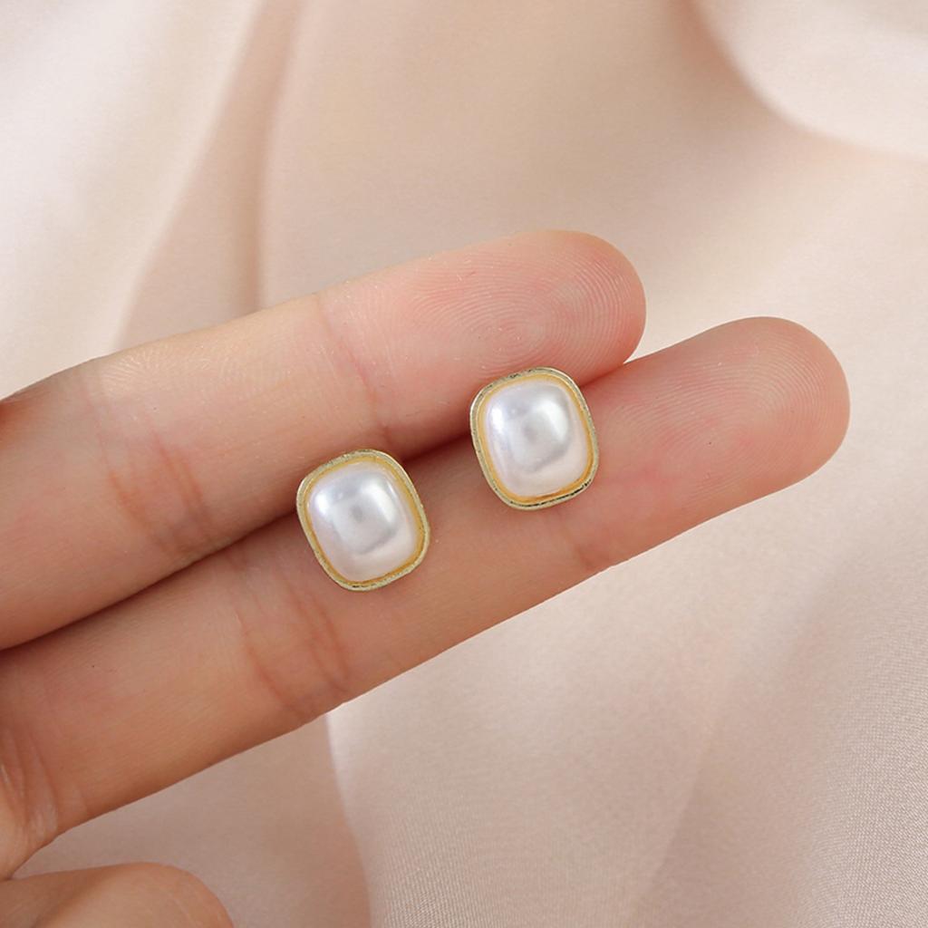 Square Pearl Stud Earrings for Women Small Minimalist Lightweight Elegant Design High Quality Fashion Jewelry Accessories