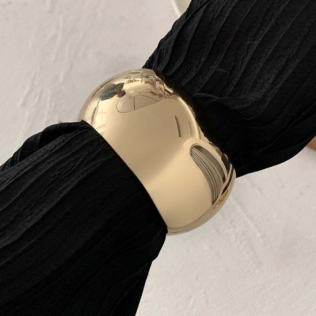 Överdriven Metall Slät Fjäderarmband Armband Designkänsla Oregelbunden Våg Bredd Armband