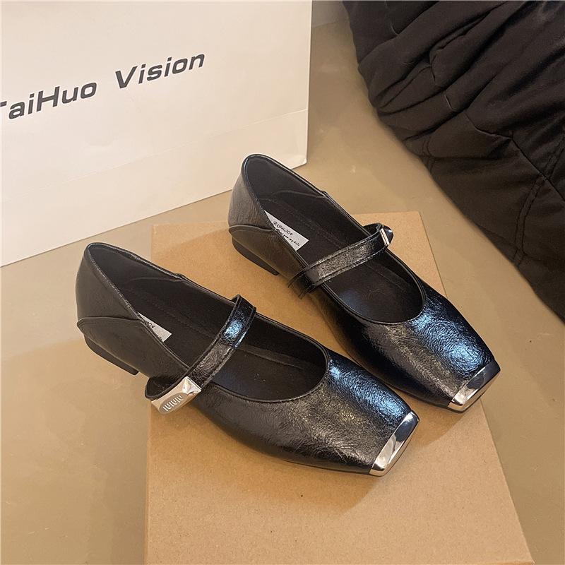 

Металлический квадратный носок, туфли-лодочки с неглубоким вырезом, женские 2025 весна, новые, ретро, ремешок на одно слово, Мэри Джейн на мягкой подошве, маленькие кожаные туфли 40