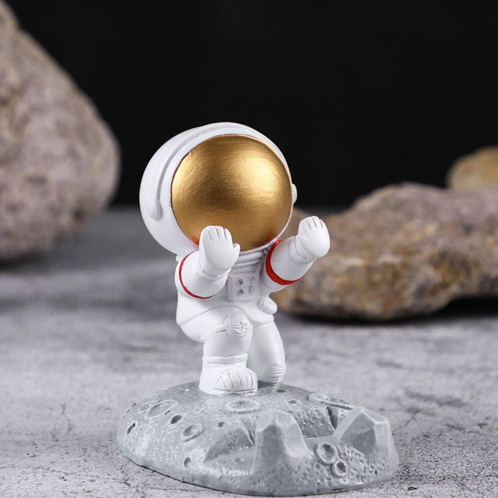 Cute Cartoon Cell Phone Stand Synthetic Resin Desktop Astronaut Ornament for Home Office Car Decor