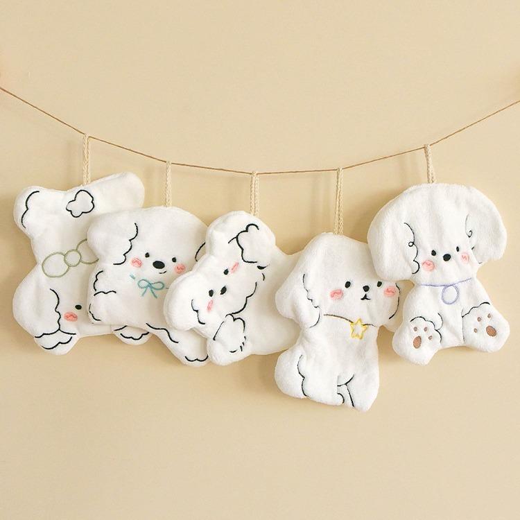 New coral fleece cute dog hand towel can be hung in the kitchen and bathroom without shedding hair absorbent cartoon children's towel