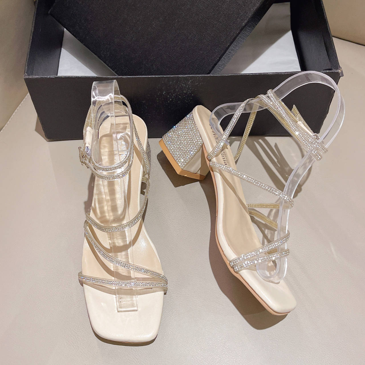 

Темпераментные сандалии со стразами в сказочном стиле, женские летние новые сандалии на толстом каблуке, нишевые сандалии на высоком каблуке 39