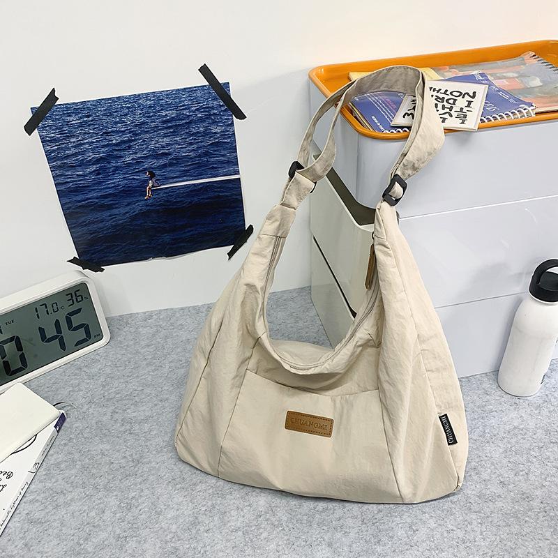 Large-capacity tote bag women's new trendy versatile shoulder messenger bag simple casual commuter bag