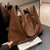 Large Capacity Women's Autumn/Winter Shoulder Bag - Fashionable Texture for Work Commute, Mother-Child Design.