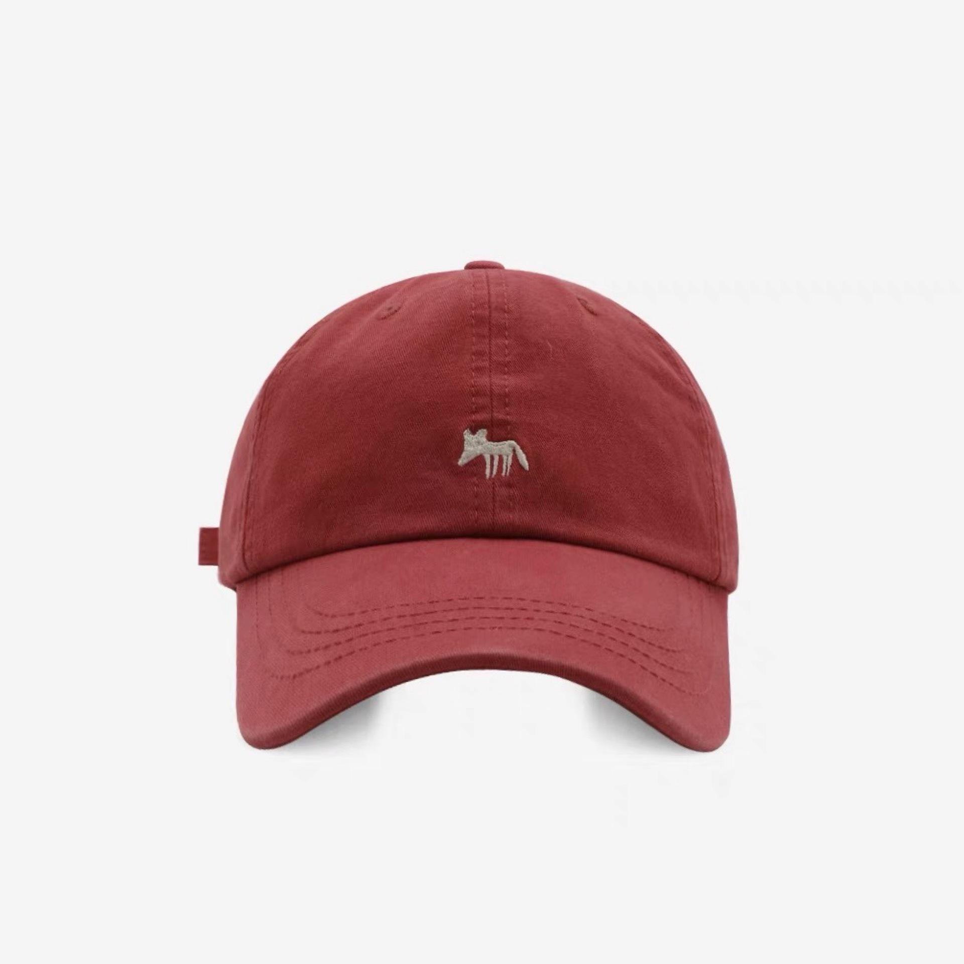 

Little Fox embroidered baseball cap unisex Spring and summer Korean style street fashion baseball cap makes the face look smaller adjustable